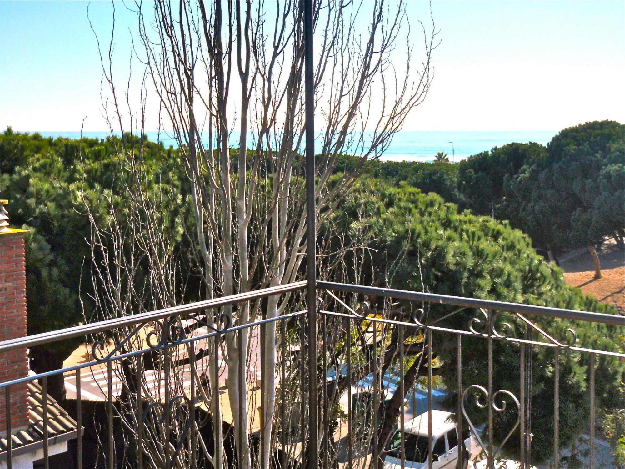 Hotel Rodsan Suizo Castelldefels Exteriör bild