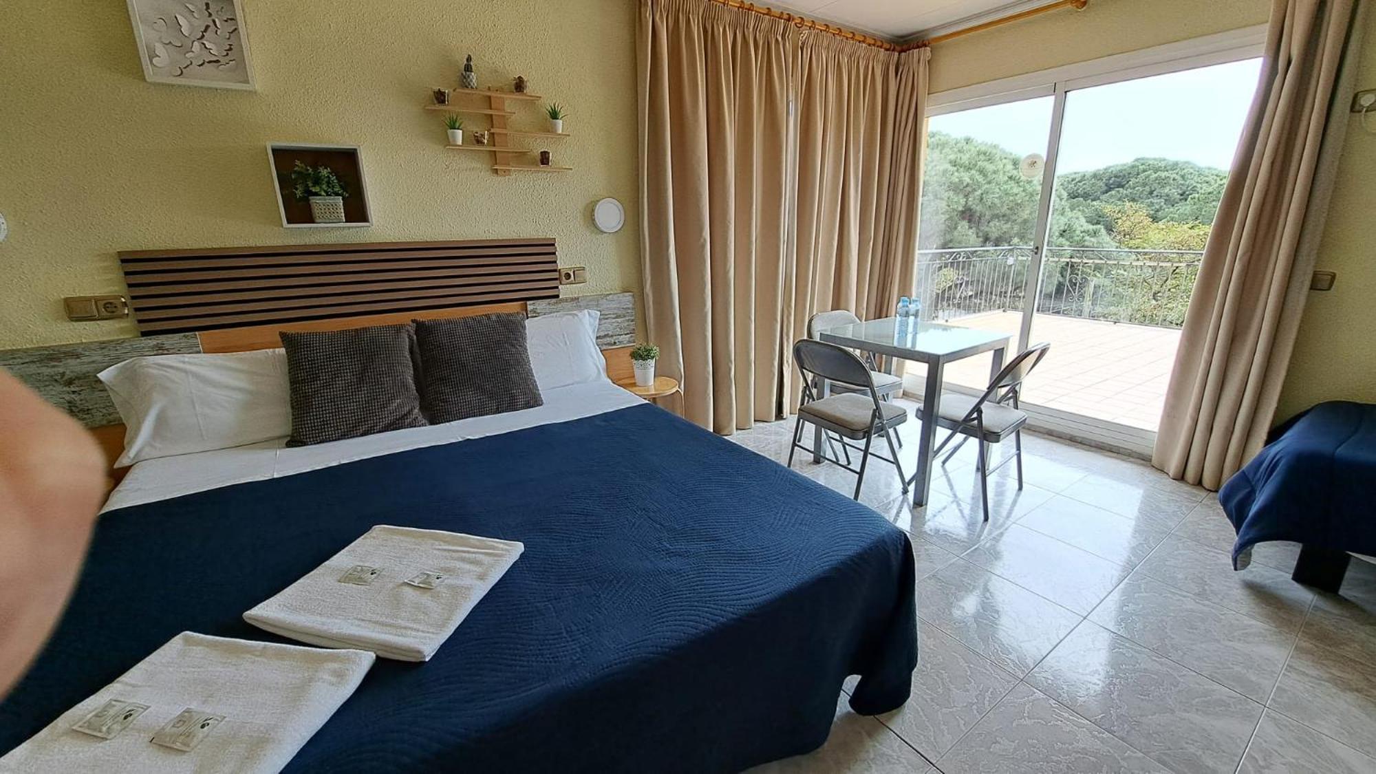 Hotel Rodsan Suizo Castelldefels Exteriör bild
