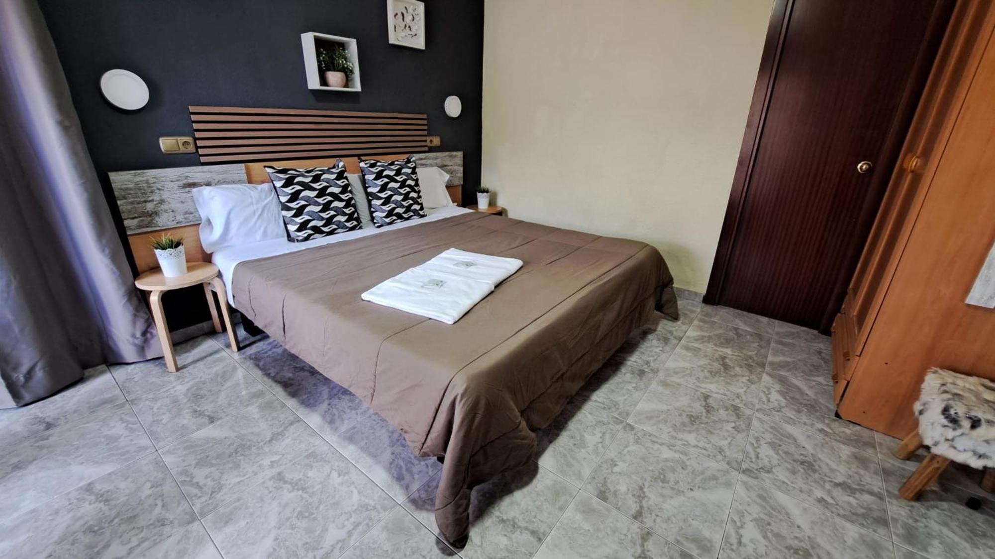 Hotel Rodsan Suizo Castelldefels Exteriör bild