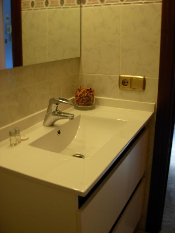 Hotel Rodsan Suizo Castelldefels Exteriör bild